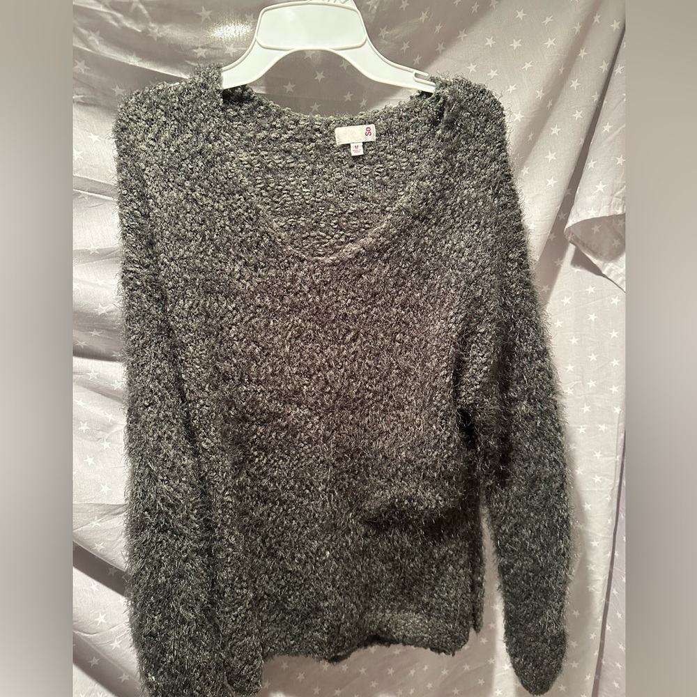 OS women’s sweater pale green size M/L.